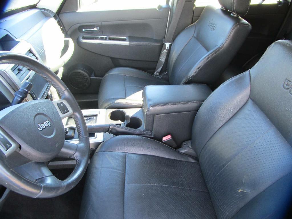 2009 Jeep Liberty Image 10