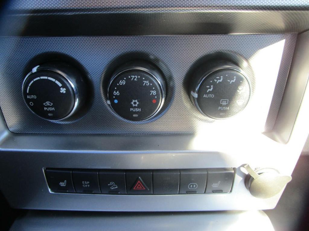 2009 Jeep Liberty Image 15