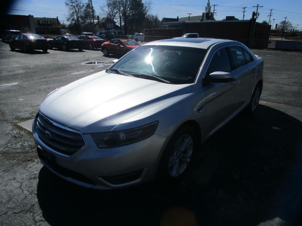 2014 Ford Taurus Image 4