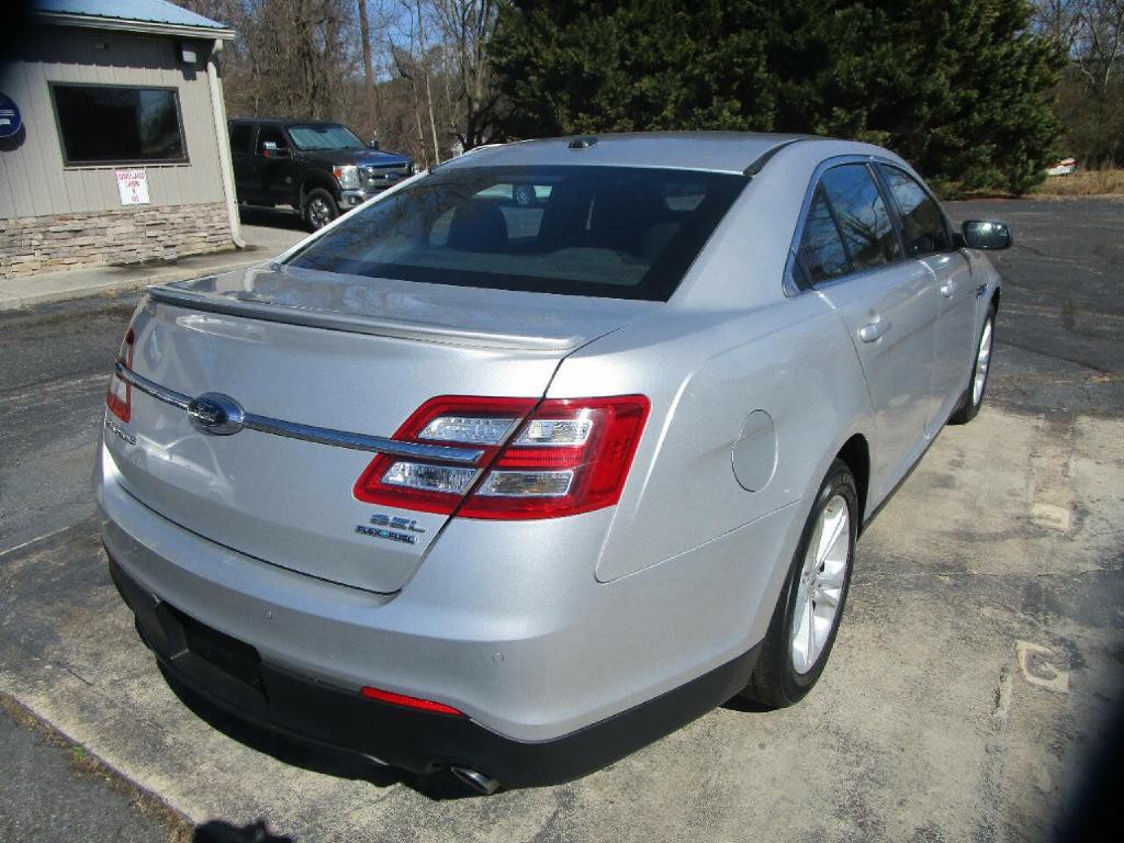 2014 Ford Taurus Image 8