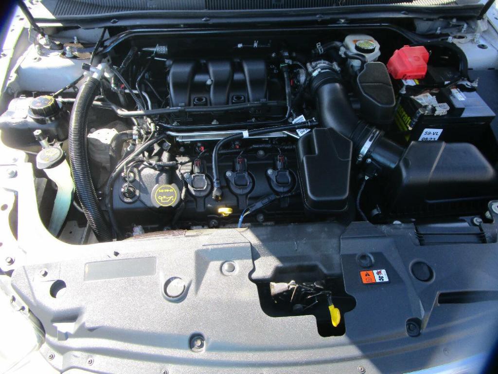 2014 Ford Taurus Image 20