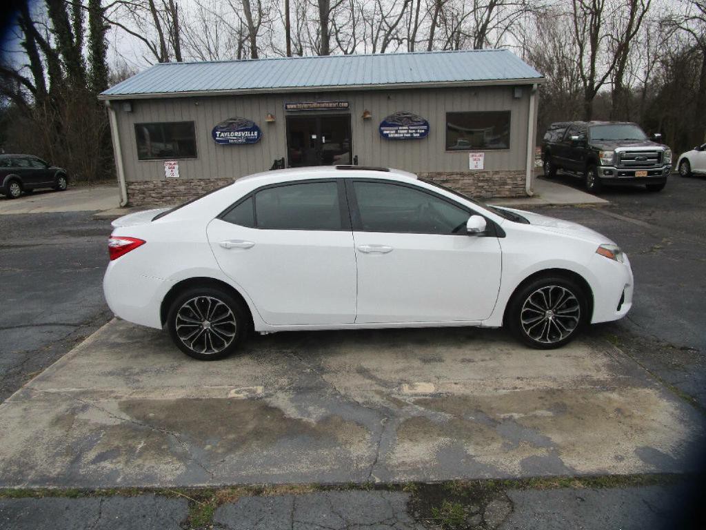 2015 Toyota Corolla Image 1