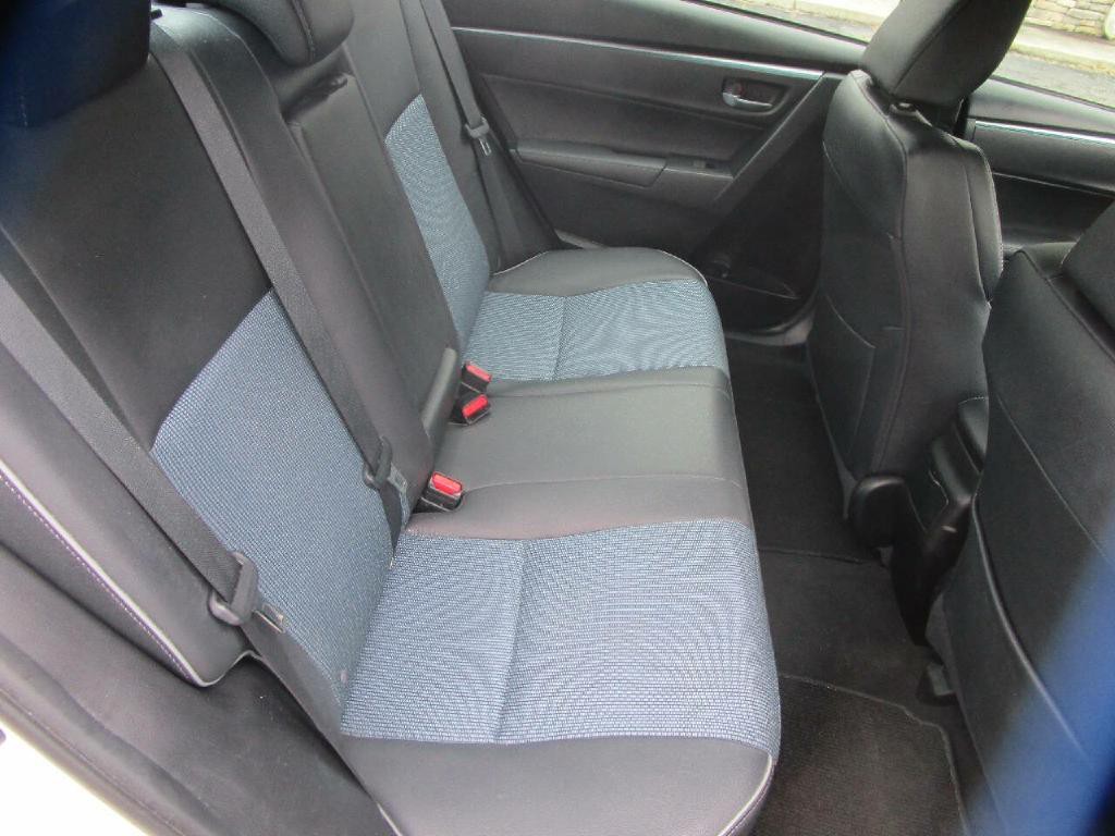 2015 Toyota Corolla Image 20