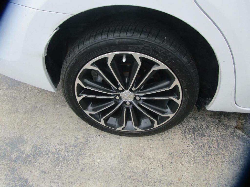 2015 Toyota Corolla Image 22