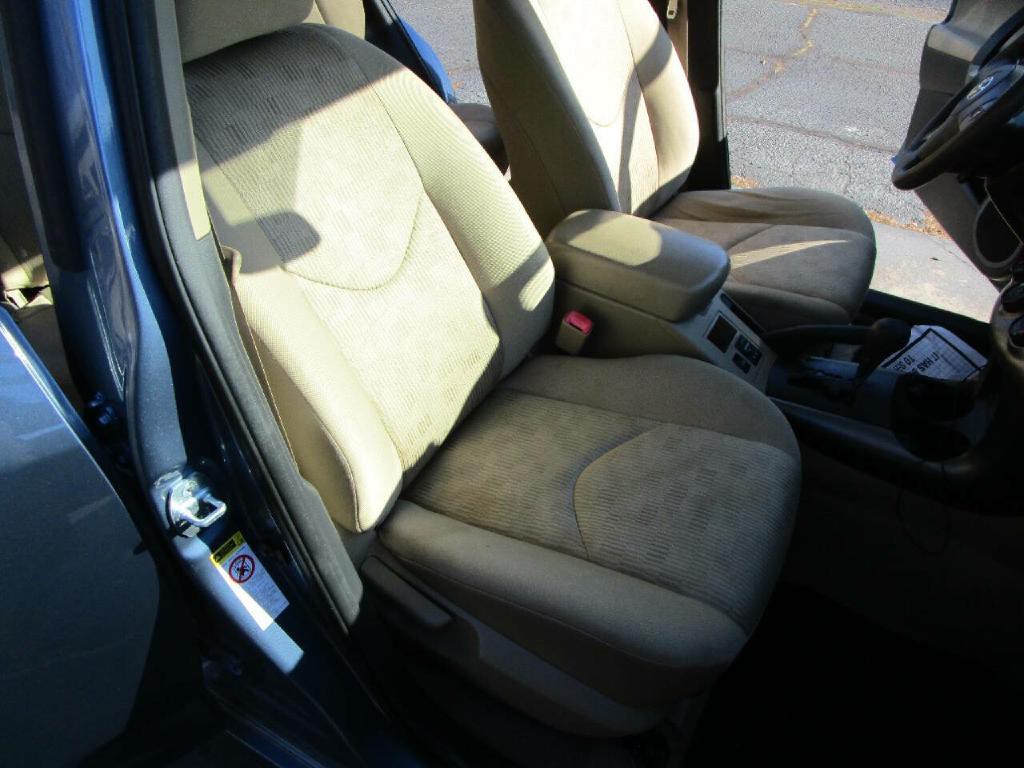 2011 Toyota Rav4 Image 18