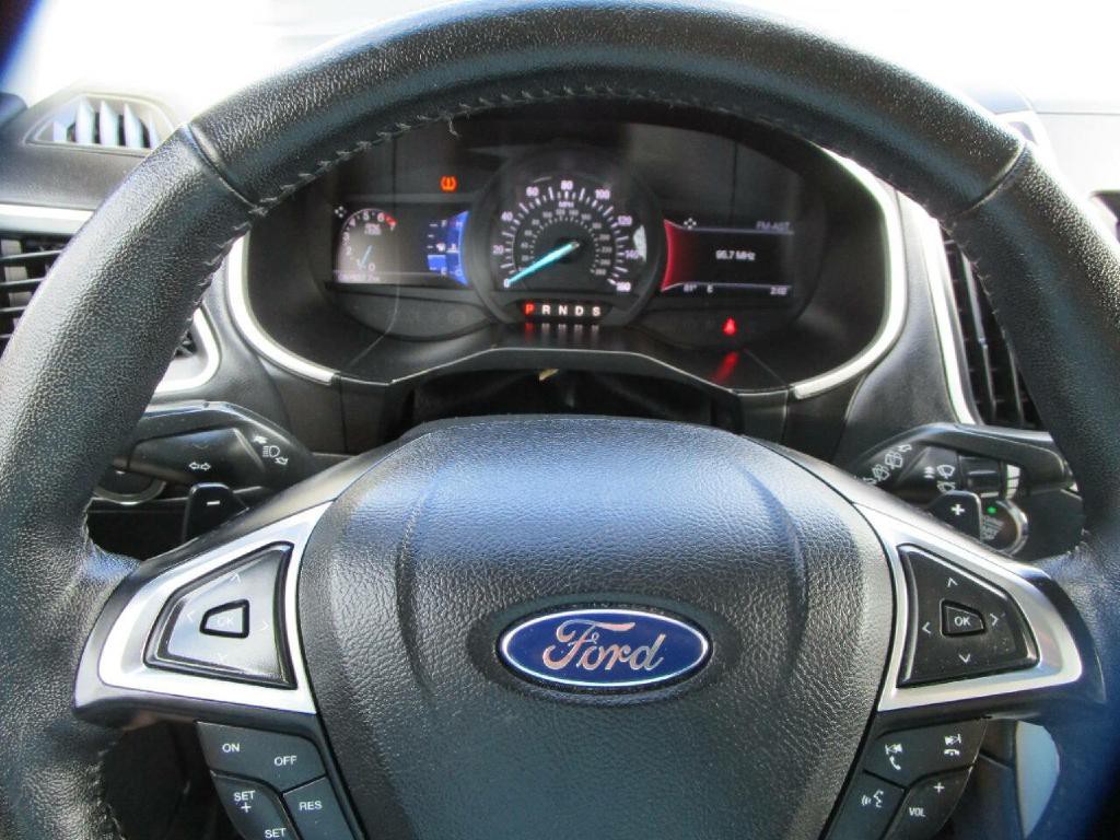 2016 Ford Edge Image 12