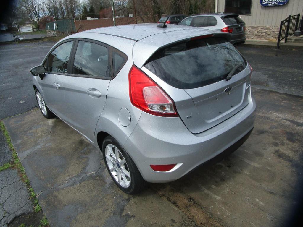 2016 Ford Fiesta Image 8