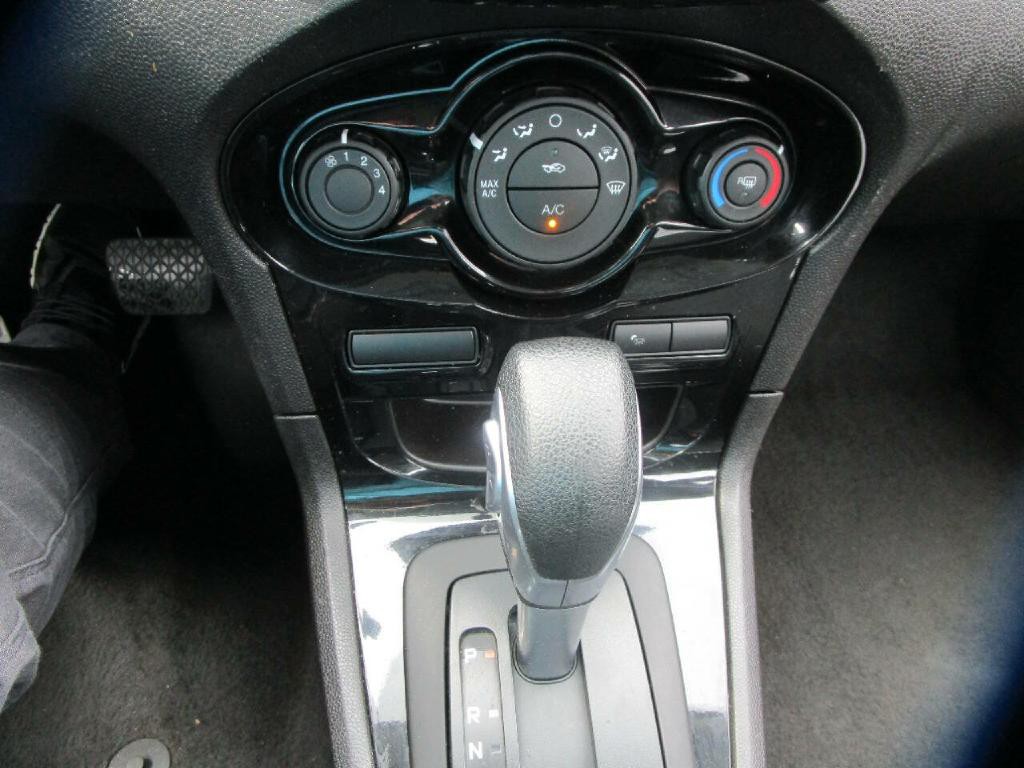 2016 Ford Fiesta Image 15
