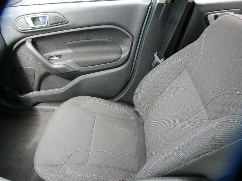 2016 Ford Fiesta Image 16