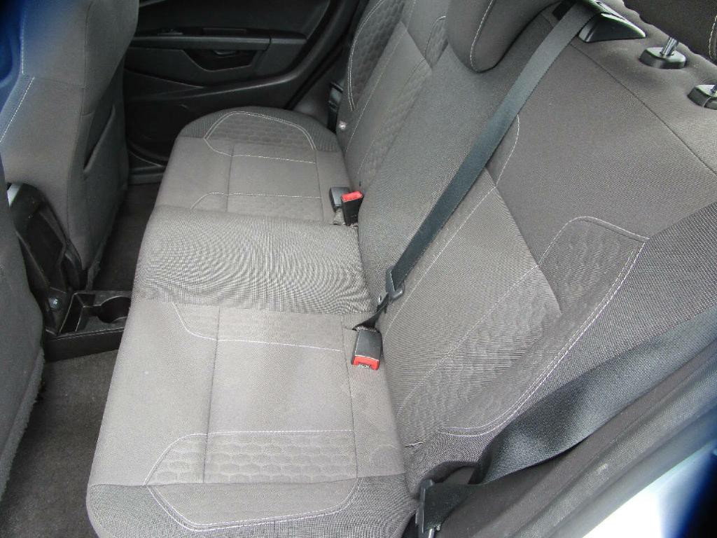 2016 Ford Fiesta Image 17