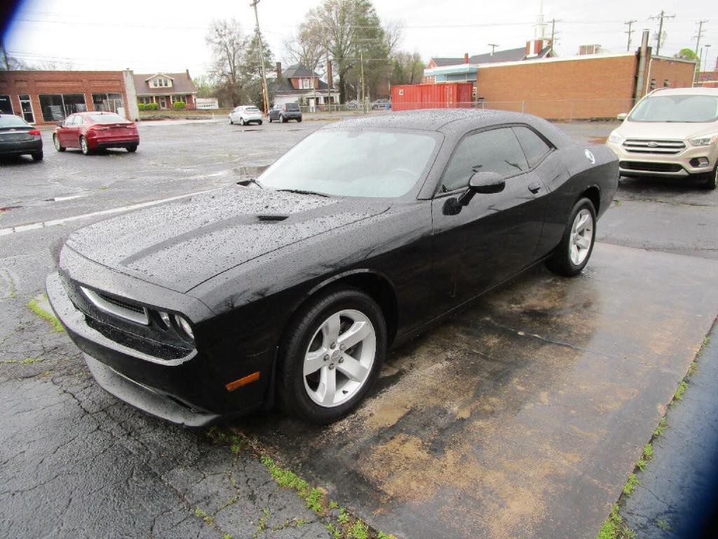 2013 Dodge Challenger Image 2