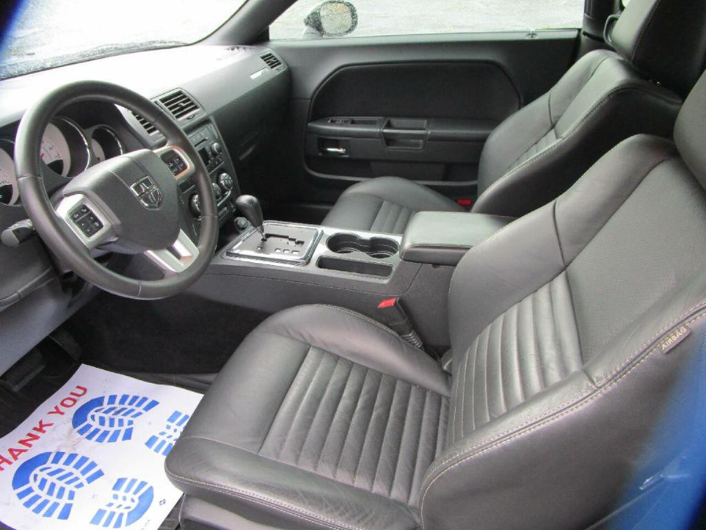 2013 Dodge Challenger Image 9