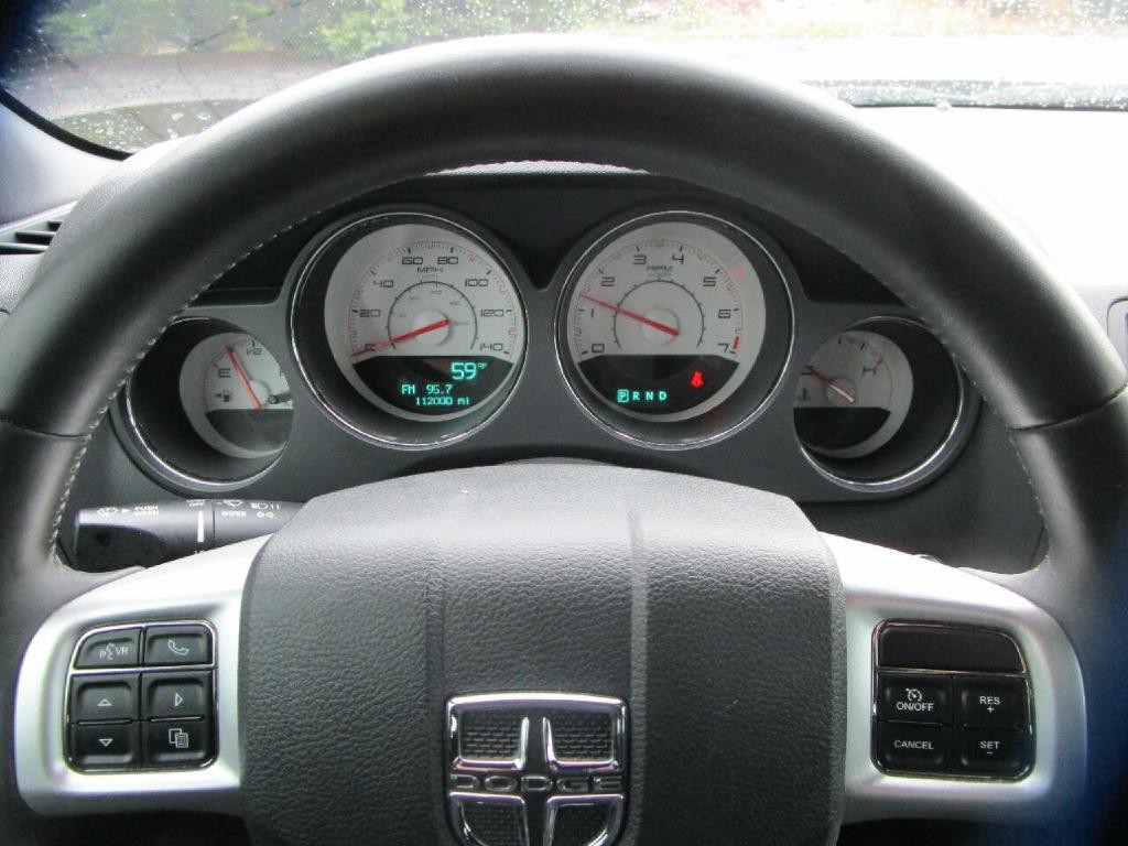 2013 Dodge Challenger Image 11