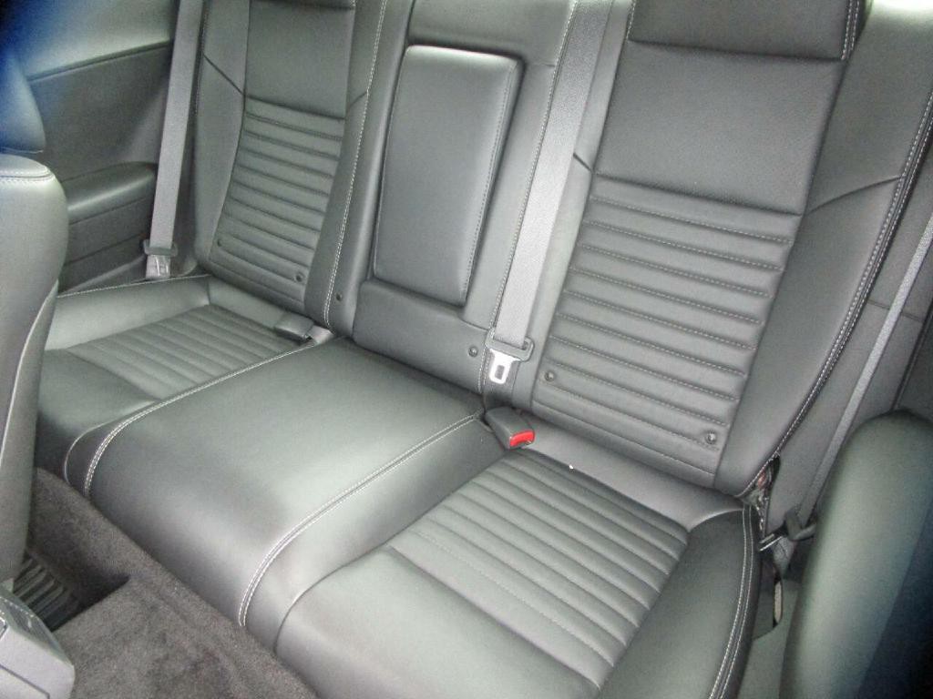2013 Dodge Challenger Image 18