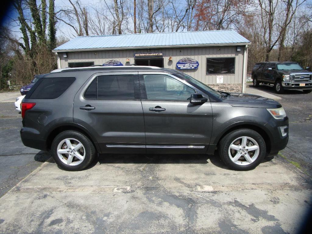2016 Ford Explorer Image 1