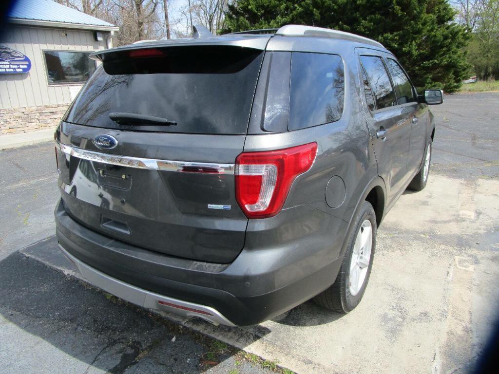 2016 Ford Explorer Image 8