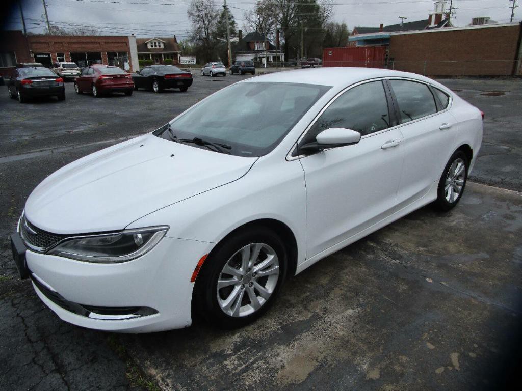 2015 Chrysler 200 Image 2