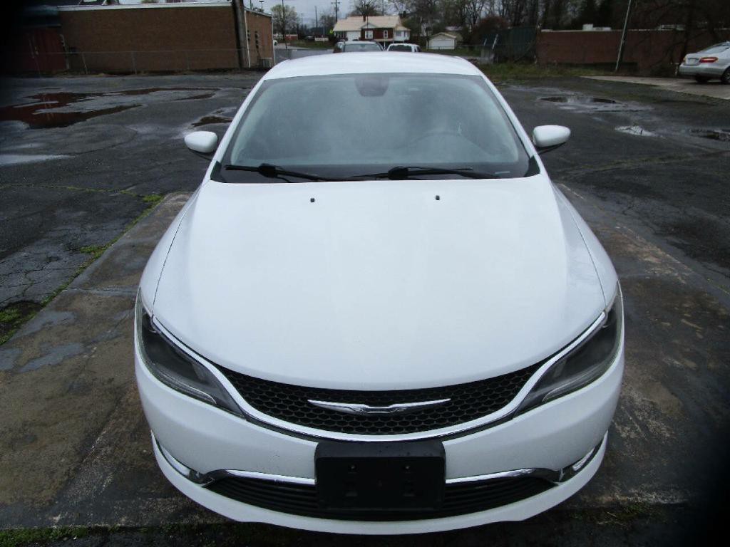 2015 Chrysler 200 Image 3