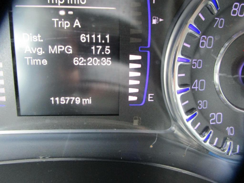 2015 Chrysler 200 Image 12