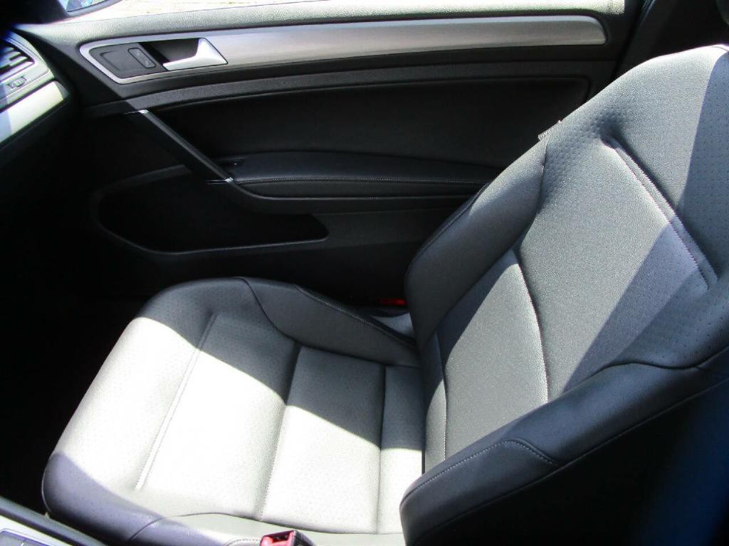 2015 Volkswagen Golf Image 14