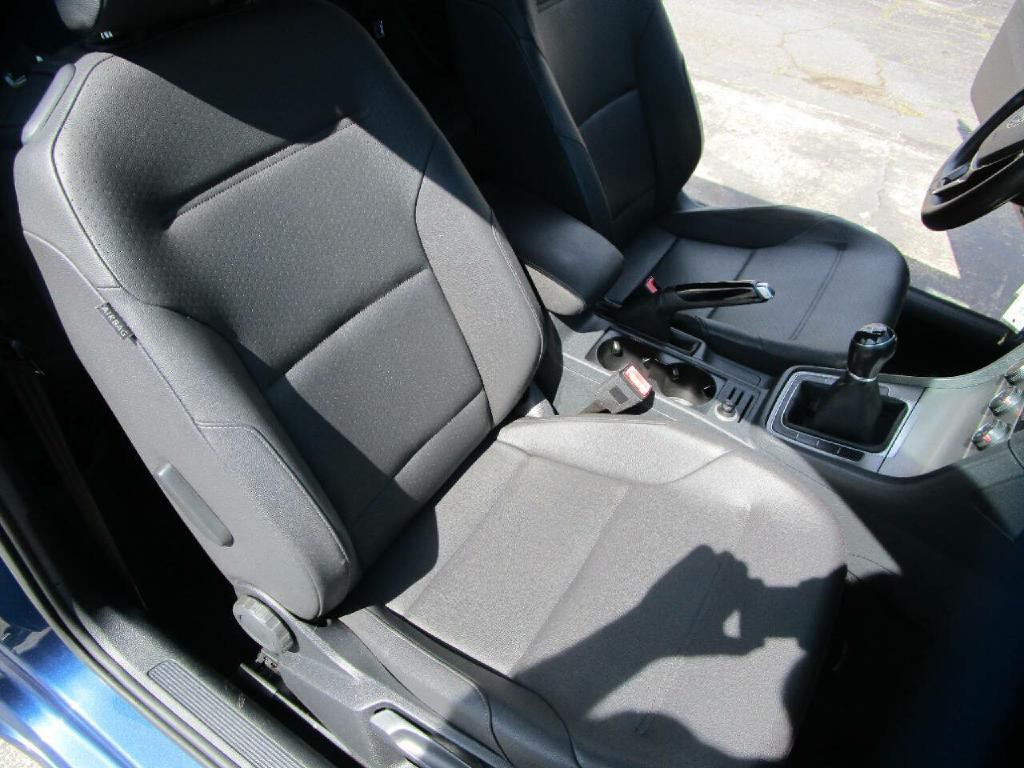 2015 Volkswagen Golf Image 17