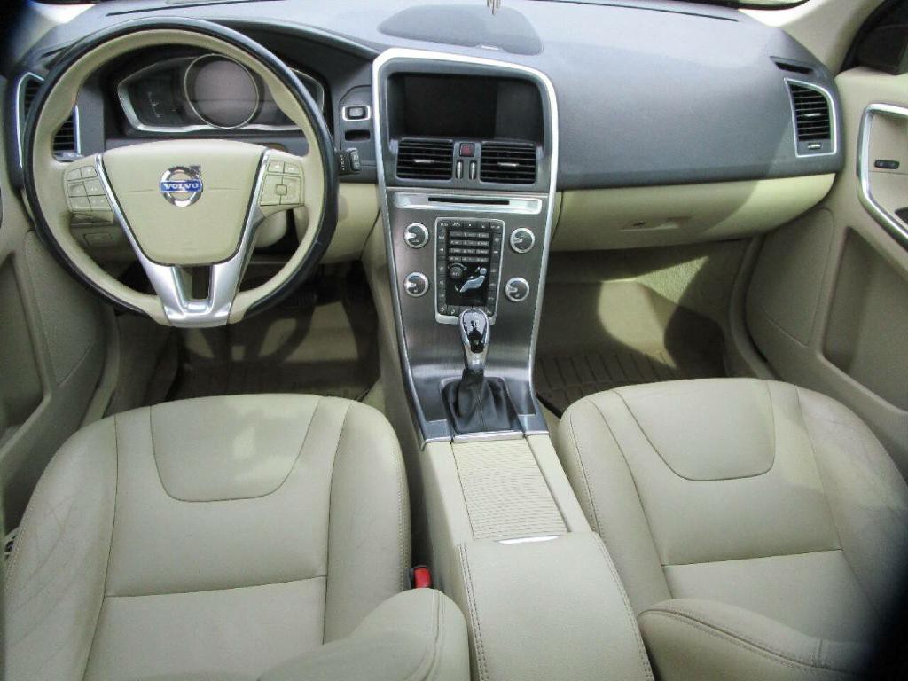 2015 Volvo XC60 Image 9