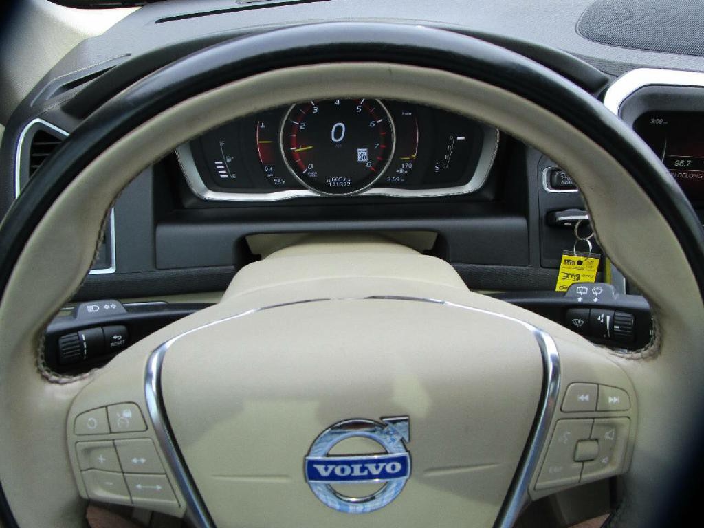 2015 Volvo XC60 Image 12