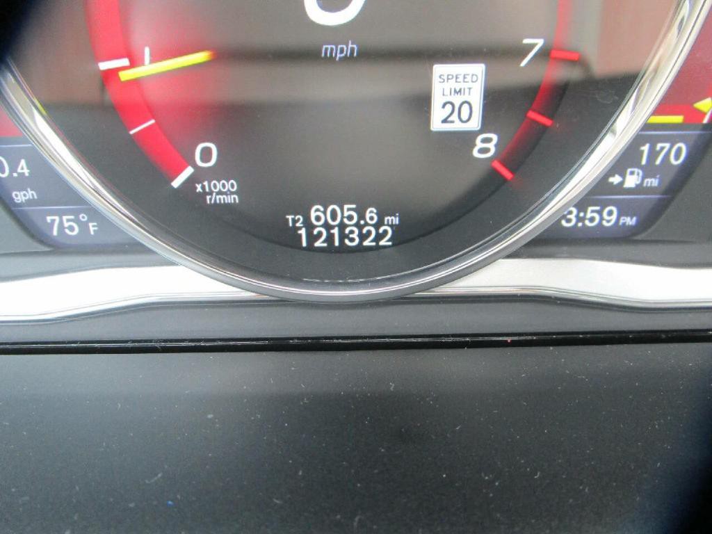 2015 Volvo XC60 Image 13
