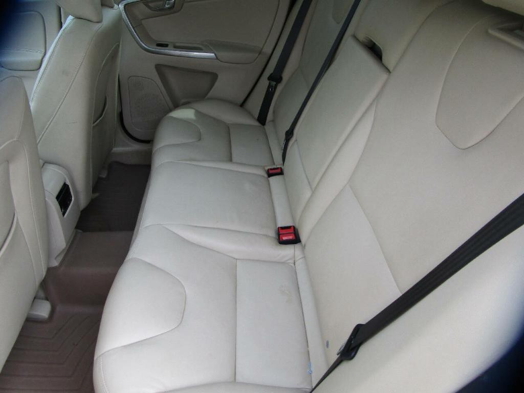 2015 Volvo XC60 Image 19