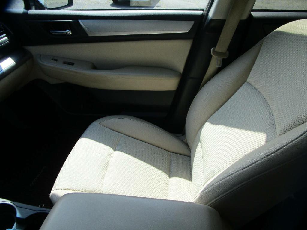 2015 Subaru Outback Image 16