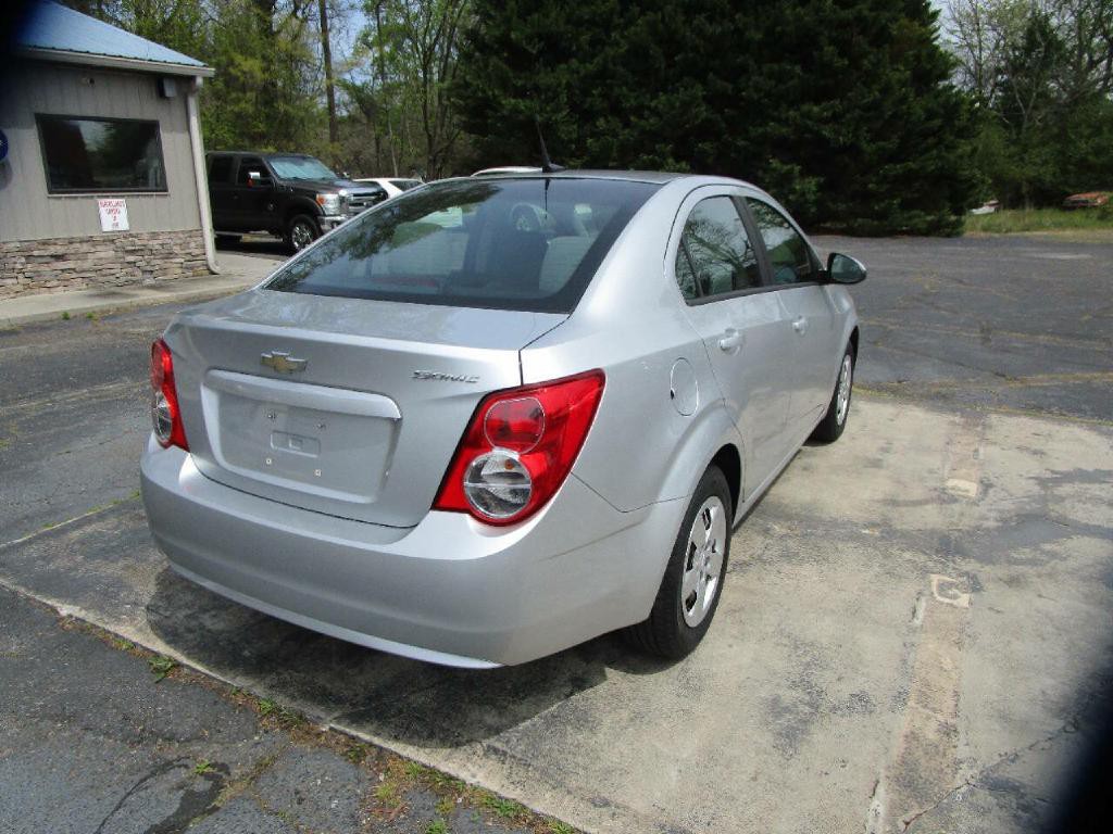 2013 Chevrolet Sonic Image 8