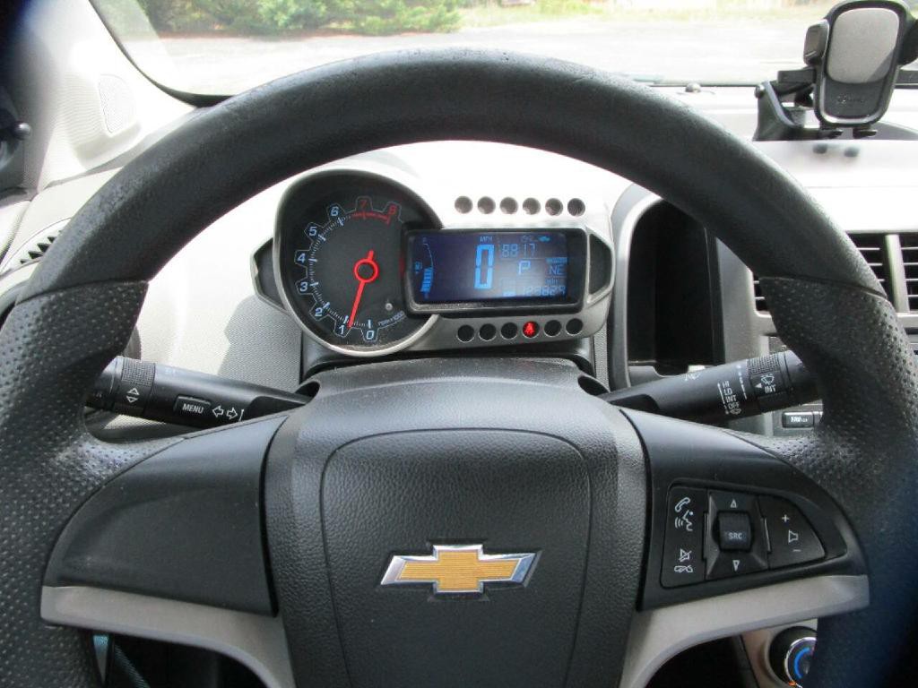 2013 Chevrolet Sonic Image 11