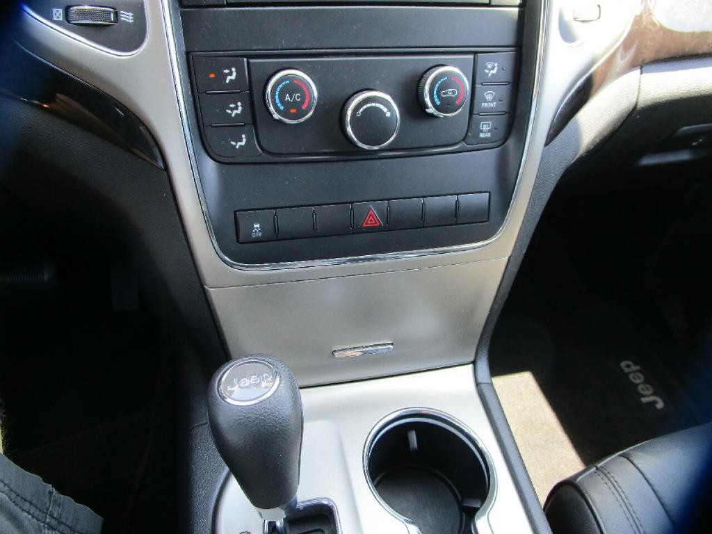 2012 Jeep Grand Cherokee Image 16