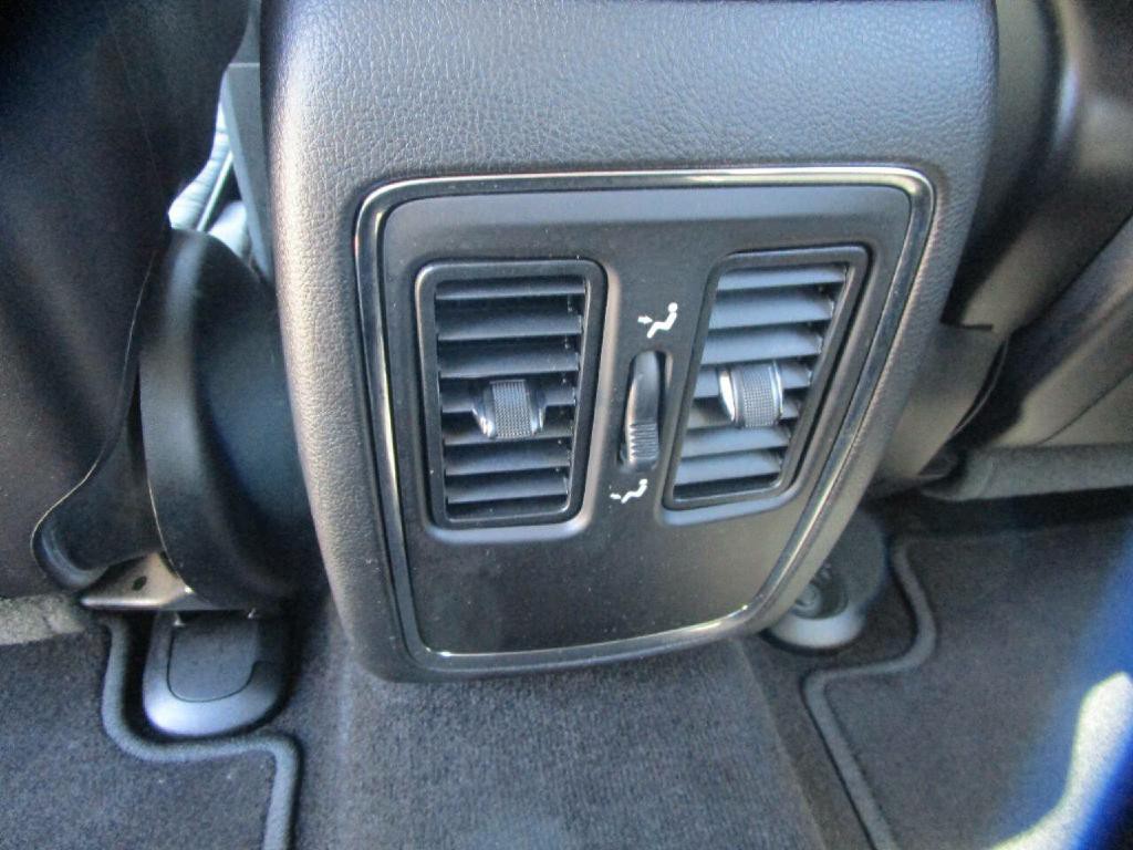 2012 Jeep Grand Cherokee Image 21