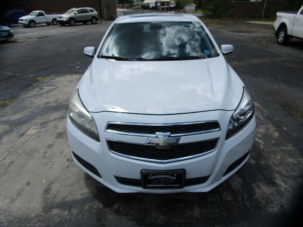 2013 Chevrolet Malibu Image 3