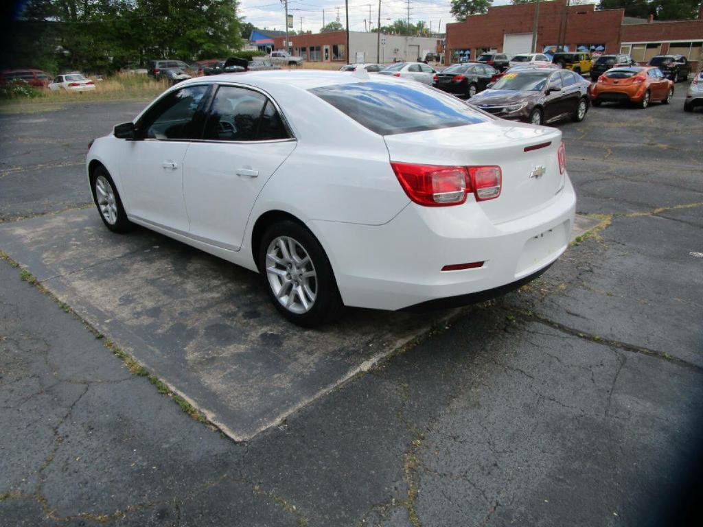 2013 Chevrolet Malibu Image 6