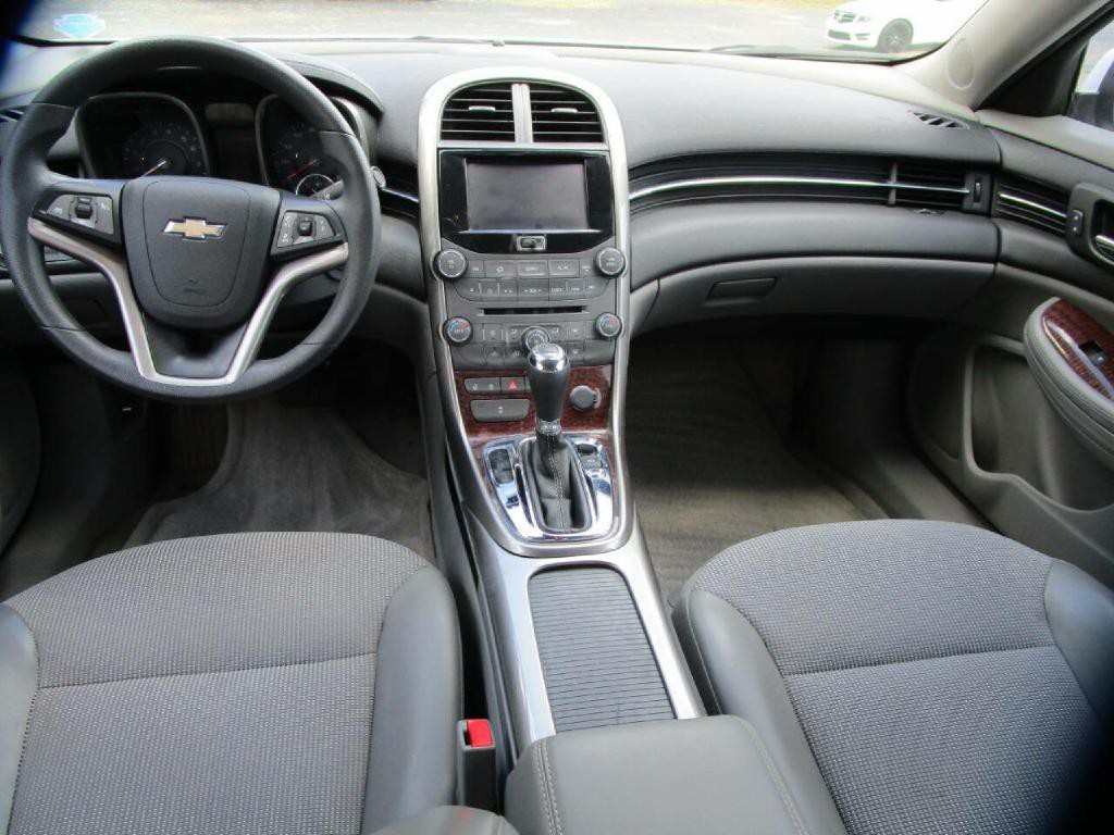 2013 Chevrolet Malibu Image 9