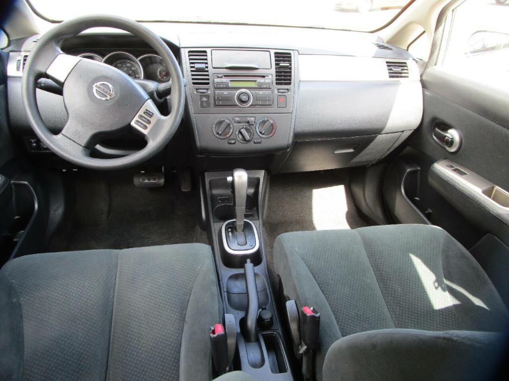 2011 Nissan Versa Image 9