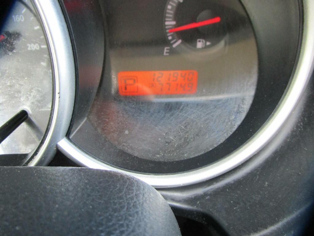 2011 Nissan Versa Image 13