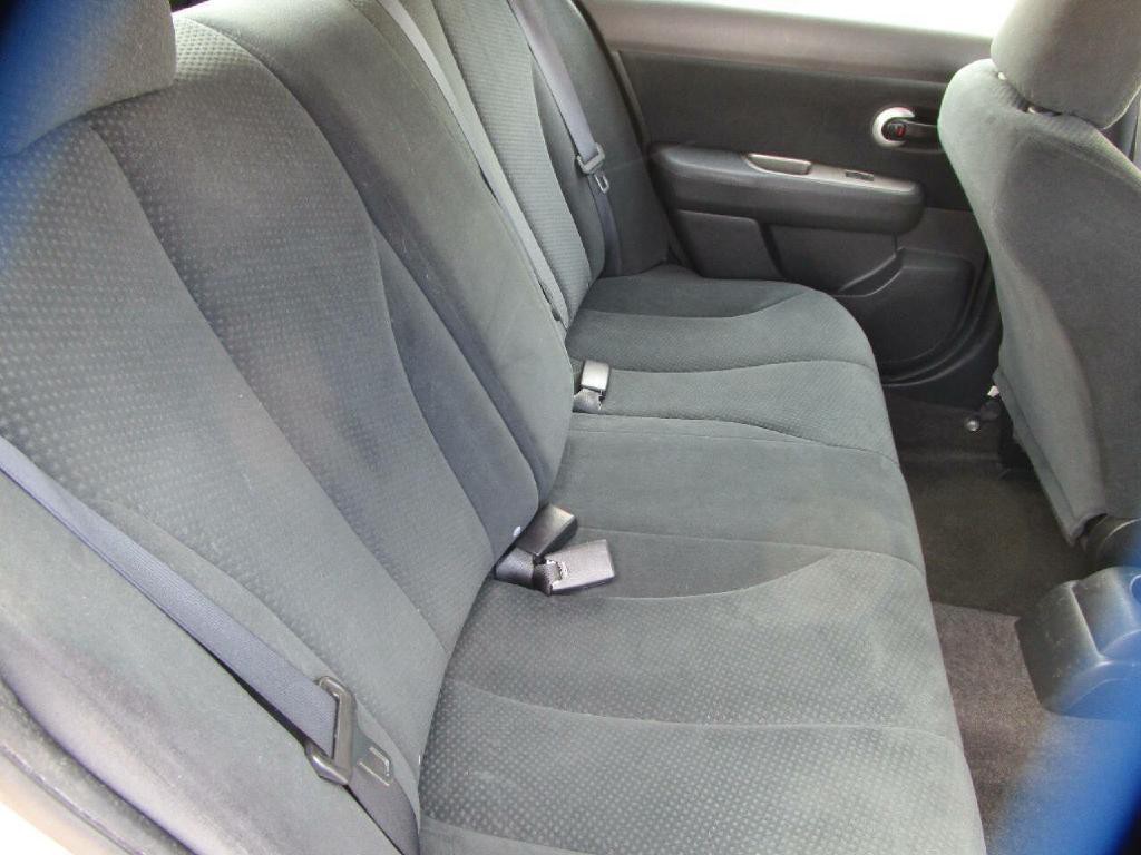 2011 Nissan Versa Image 18