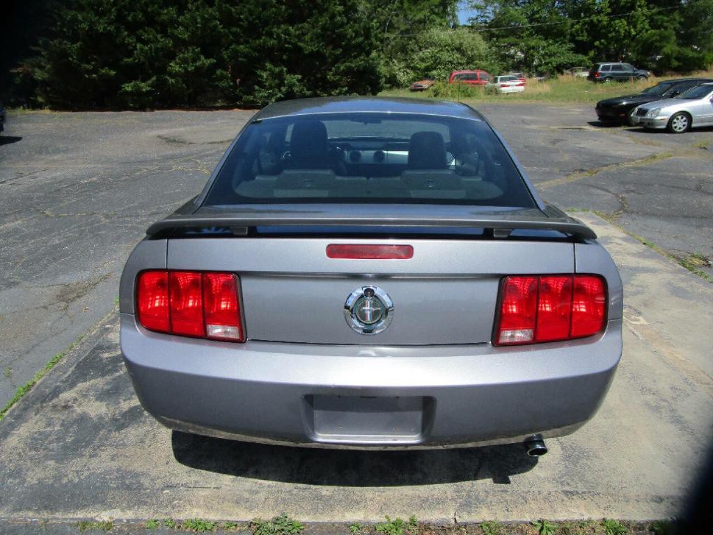 2006 Ford Mustang Image 7
