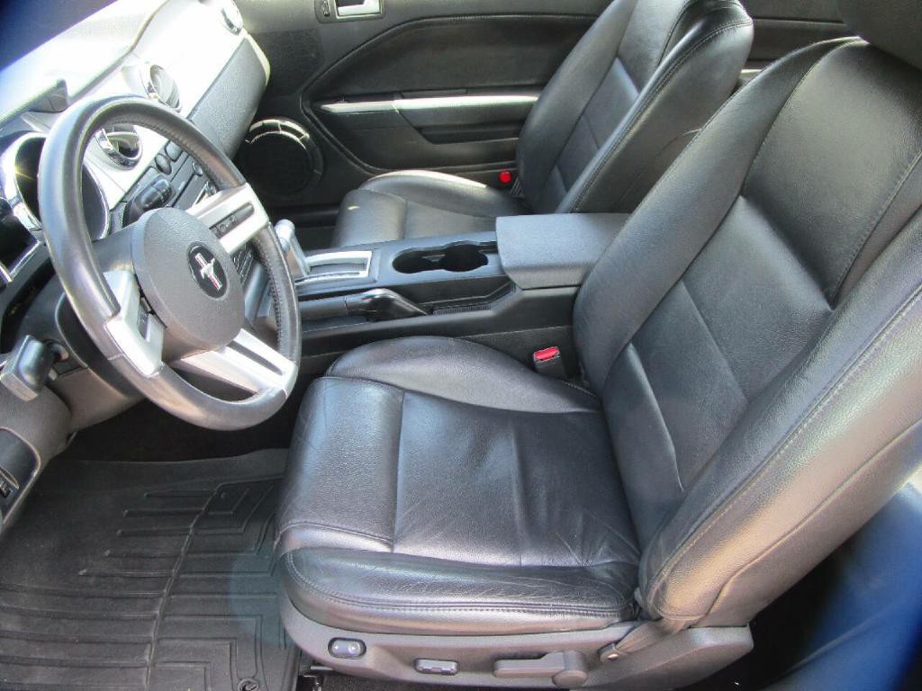 2006 Ford Mustang Image 9