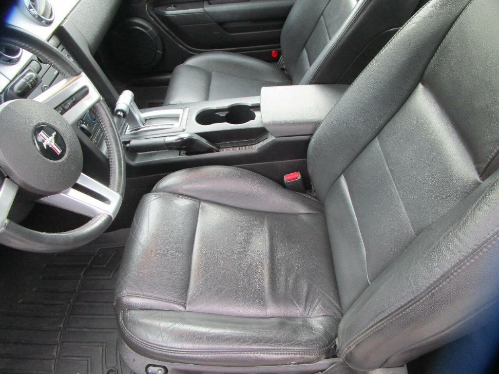 2006 Ford Mustang Image 10