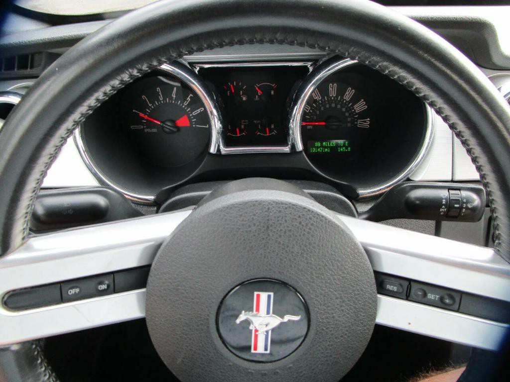 2006 Ford Mustang Image 11