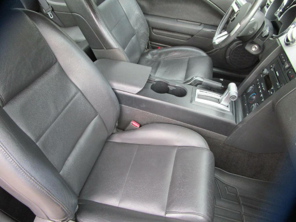 2006 Ford Mustang Image 19