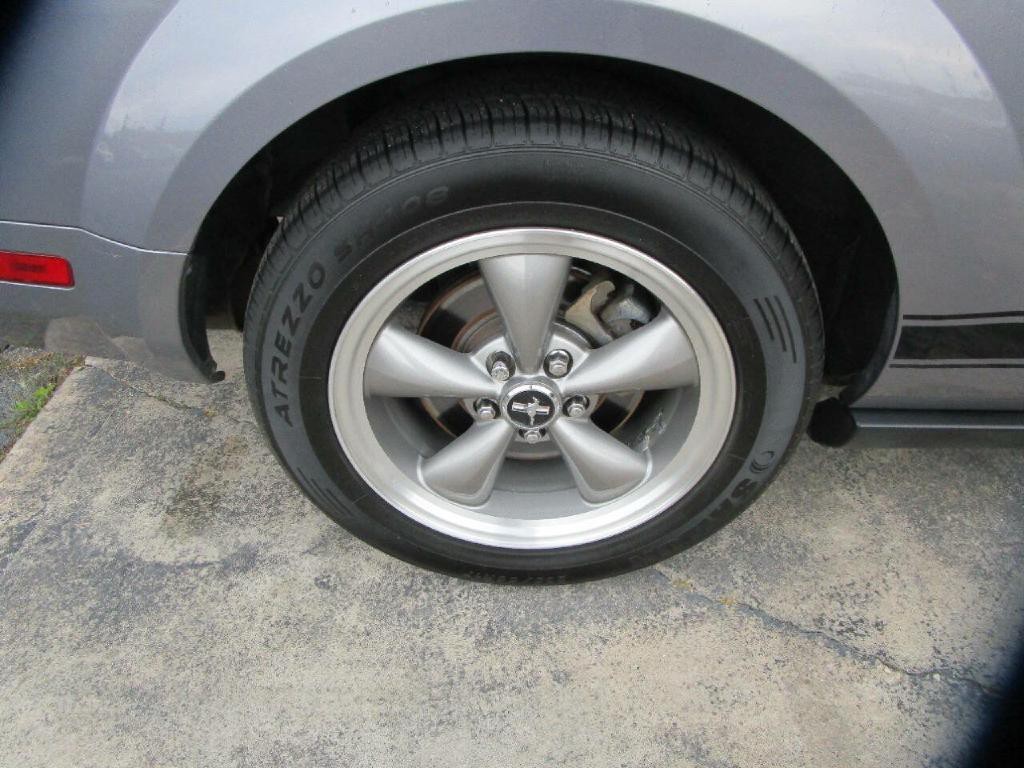2006 Ford Mustang Image 21