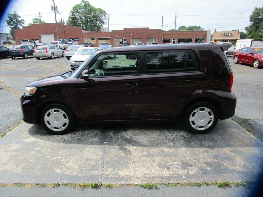 2014 Scion xB Image 5