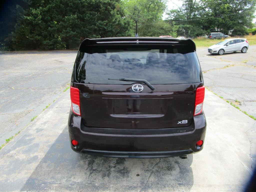2014 Scion xB Image 7