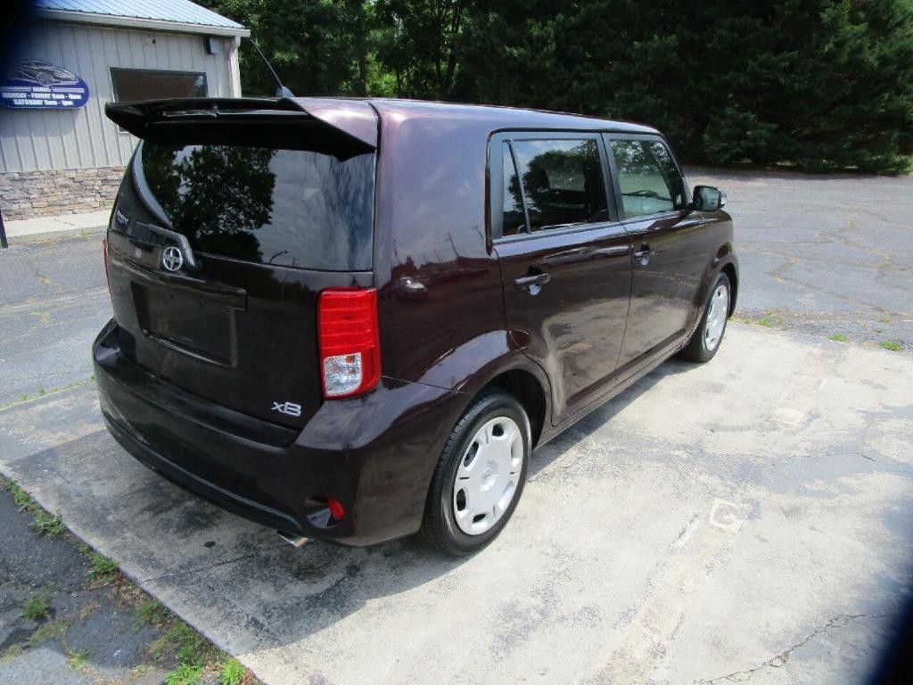 2014 Scion xB Image 8