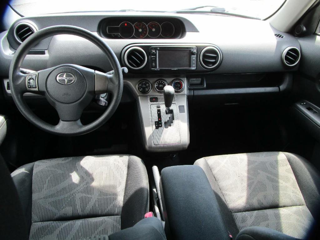 2014 Scion xB Image 9